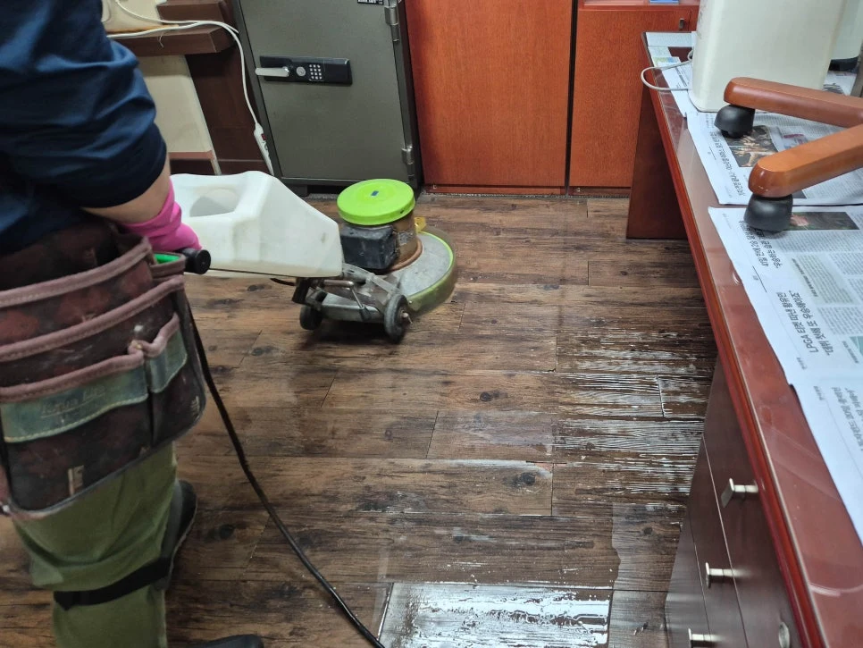 용인 처인구 바닥왁스코팅 긁히고 더러운 바닥 두고 보실 건가요