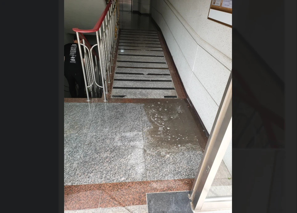아파트 빌라 계단과 지하주차장 청소 견적 받아보세요[루리클린]