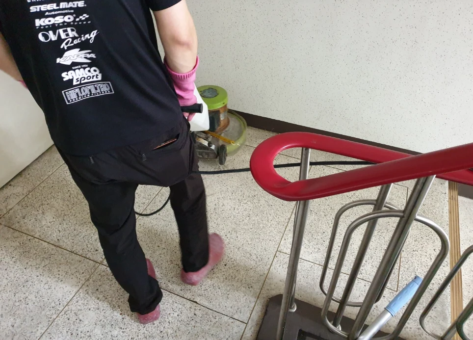 의왕 계단청소 현장 작업 전경