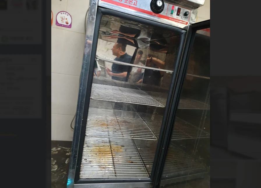 식당 주방 청소 대행 업체 루리클린입니다.