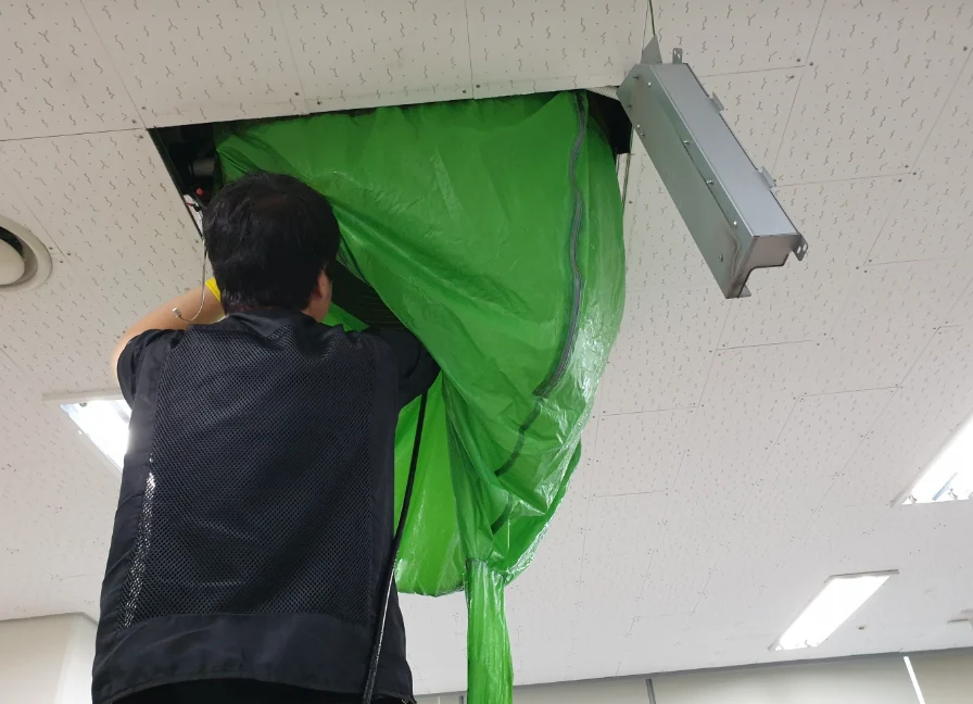 [루리클린]사무실 에어컨 청소 중요성과 청소 주기는?