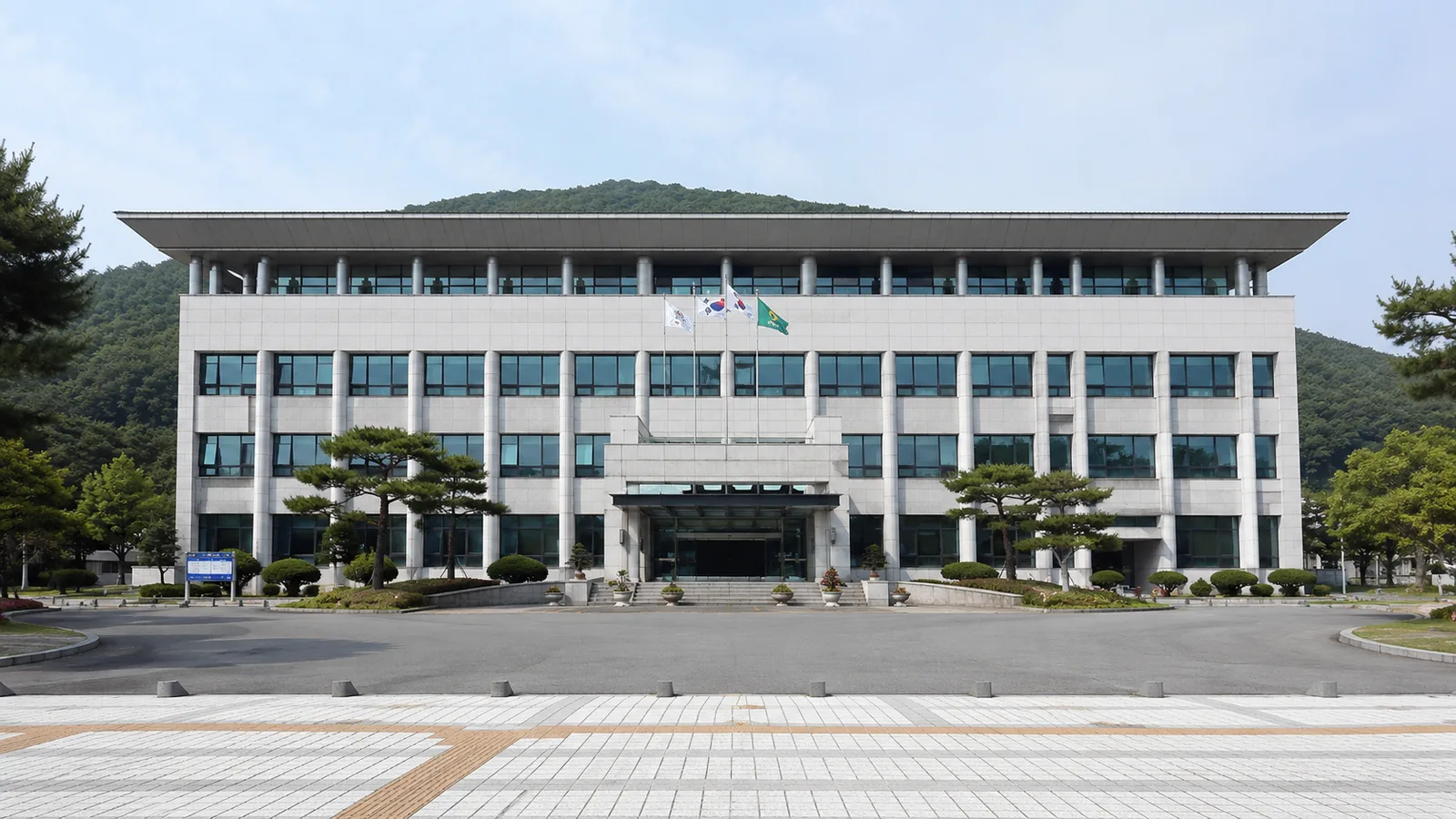 서울 관악구 유리창청소 STEP 04 전용 약품 도포 및 워셔 본 세척